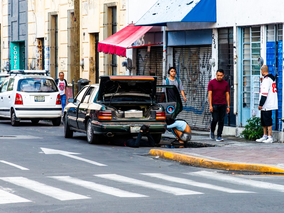 Samochodowe nurkowanie na ulicy Guadalajary  (Meksyk: Guadalajara, 2023)